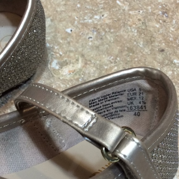 GIRL’S SMART FIT GOLD GLITTER BALLET SHOES - Picture 7 of 8